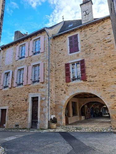 Immeuble a vendre Sauveterre-de-Rouergue 12800 Aveyron 233 m2  199000 euros