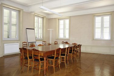 Fonds et murs commerciaux a vendre Mâcon 71000 Saône-et-Loire 214 m2  199500 euros