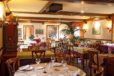 Fonds et murs commerciaux a vendre Mâcon 71000 Saône-et-Loire 838 m2  421500 euros