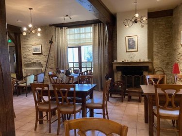 Fonds et murs commerciaux a vendre Mâcon 71000 Saône-et-Loire 838 m2  550000 euros