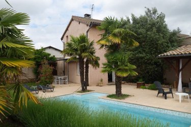 Location maison Crêches-sur-Saône 71680 Saône-et-Loire 141 m2 5 pièces 1500 euros
