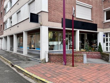 Fonds et murs commerciaux a vendre Bailleul 59270 Nord  200000 euros