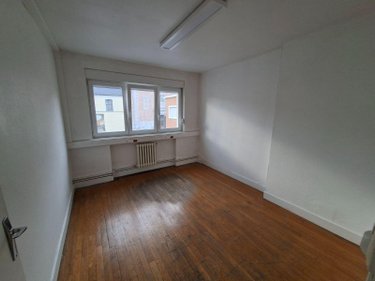 Fonds et murs commerciaux a vendre Maubeuge 59600 Nord  168000 euros
