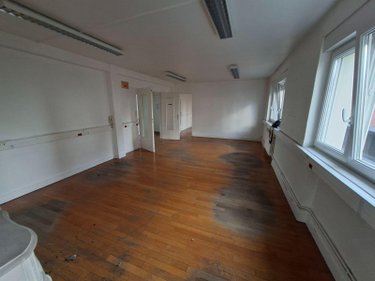 Fonds et murs commerciaux a vendre Maubeuge 59600 Nord  168000 euros