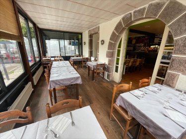 Fonds et murs commerciaux a vendre Lanmeur 29620 Finistère 300 m2  364500 euros