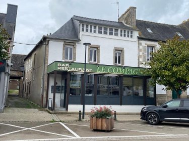 Fonds et murs commerciaux a vendre Lanmeur 29620 Finistère 300 m2  364500 euros