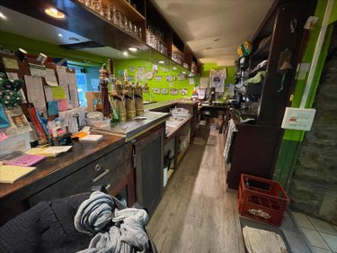 Fonds et murs commerciaux a vendre Lanmeur 29620 Finistère 300 m2  302700 euros