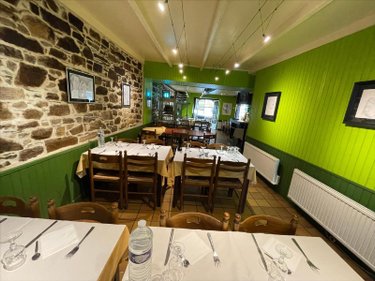 Fonds et murs commerciaux a vendre Lanmeur 29620 Finistère 300 m2  364500 euros