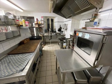 Fonds et murs commerciaux a vendre Lanmeur 29620 Finistère 300 m2  302700 euros