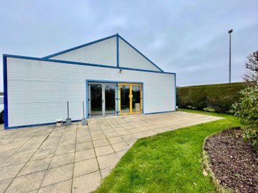 Fonds et murs commerciaux a vendre Ploumilliau 22300 Côtes-d'Armor 250 m2  220300 euros