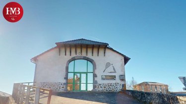 Fonds et murs commerciaux a vendre Aurillac 15000 Cantal  369250 euros