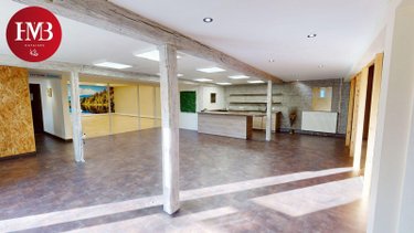 Fonds et murs commerciaux a vendre Aurillac 15000 Cantal  369250 euros