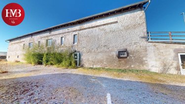 Fonds et murs commerciaux a vendre Aurillac 15000 Cantal  369250 euros