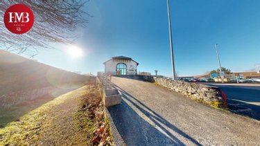 Fonds et murs commerciaux a vendre Aurillac 15000 Cantal  369250 euros