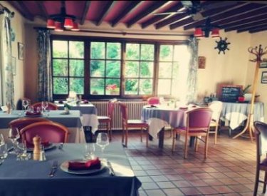 Fonds et murs commerciaux a vendre La Madelaine-sous-Montreuil 62170 Pas-de-Calais 200 m2  511800 euros