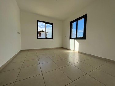 Location fonds et murs commerciaux Saint-André 97440 Réunion 88 m2  1500 euros