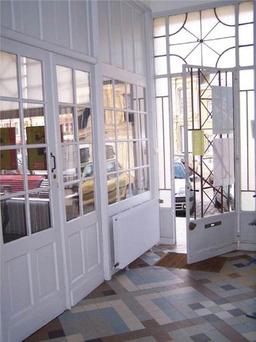 Location fonds et murs commerciaux Cassel 59670 Nord 68 m2  1026 euros