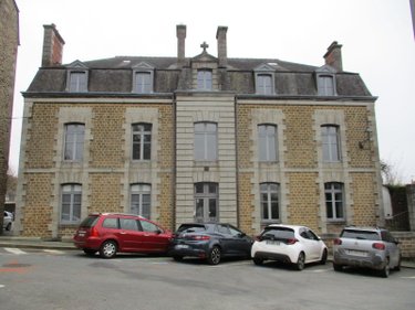 Immeuble a vendre Fougères 35300 Ille-et-Vilaine 383 m2  643512 euros