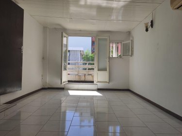 Location fonds et murs commerciaux Saint-Denis 97400 Réunion 86 m2  2233 euros