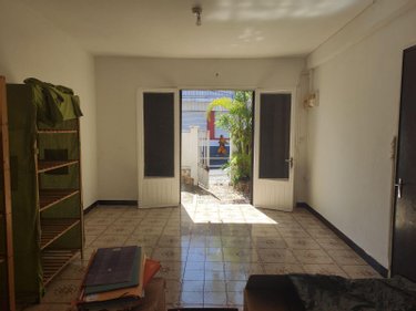 Location fonds et murs commerciaux Saint-Denis 97400 Réunion 86 m2  2233 euros