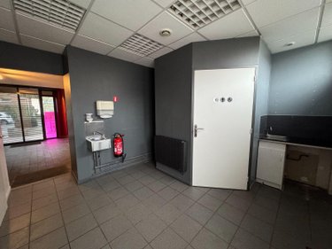 Location fonds et murs commerciaux Lomme 59160 Nord 43 m2  944 euros