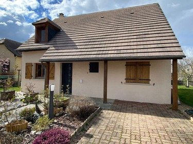 Maison a vendre Mauriac 15200 Cantal  180200 euros