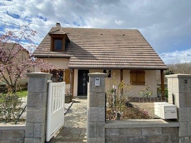 Maison a vendre Mauriac 15200 Cantal  180200 euros