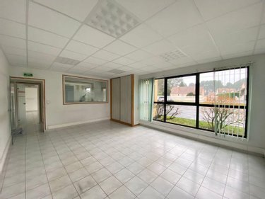 Location fonds et murs commerciaux Le Mans 72000 Sarthe 1300 m2  4500 euros