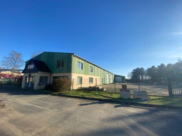 Location fonds et murs commerciaux Le Mans 72000 Sarthe 1300 m2  4500 euros