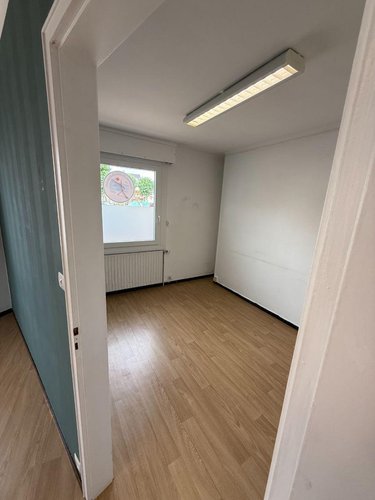 Location fonds et murs commerciaux Coudekerque-Branche 59210 Nord 51 m2  745 euros