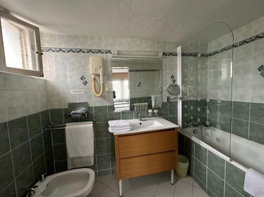 Fonds et murs commerciaux a vendre Montrichard-Val-de-Cher 41400 Loir-et-Cher 1029 m2  834517 euros