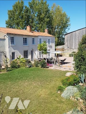 Maison a vendre Thouars 79100 Deux-Sèvres 202 m2 9 pièces 259600 euros