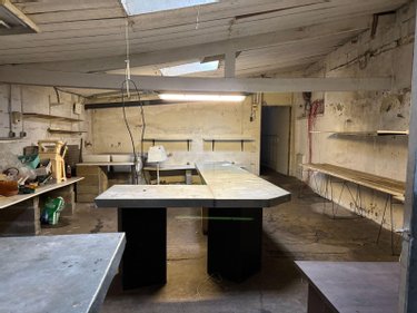 Fonds et murs commerciaux a vendre Châteauroux 36000 Indre 350 m2  266200 euros