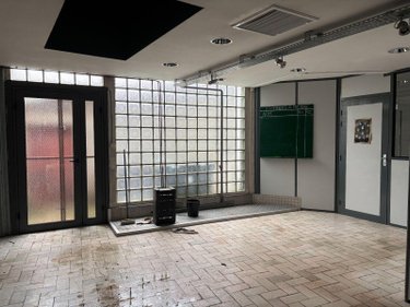 Fonds et murs commerciaux a vendre Châteauroux 36000 Indre 350 m2  266200 euros