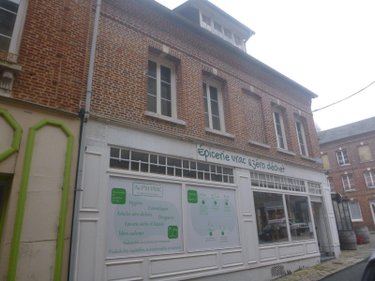 Location fonds et murs commerciaux Doudeville 76560 Seine-Maritime 70 m2  725 euros