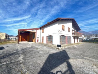 Fonds et murs commerciaux a vendre La Ravoire 73490 Savoie 600 m2  750000 euros
