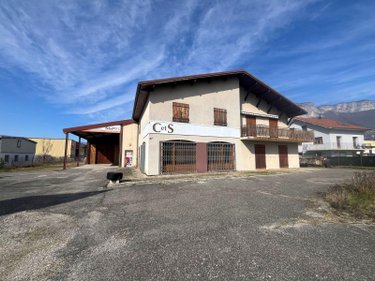 Fonds et murs commerciaux a vendre La Ravoire 73490 Savoie 600 m2  750000 euros