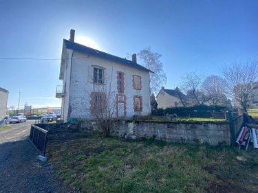 Maison a vendre Le Vigean 15200 Cantal 120 m2  32000 euros