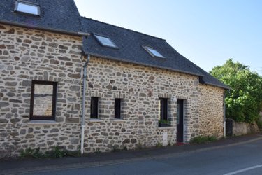 Immeuble a vendre La Bazoge-Montpinçon 53440 Mayenne 215 m2  228800 euros