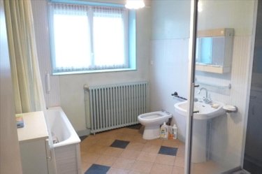Maison a vendre Neuilly-le-Vendin 53250 Mayenne 135 m2 6 pièces 105000 euros