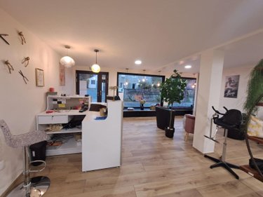 Immeuble a vendre Guiclan 29410 Finistère 160 m2  194200 euros