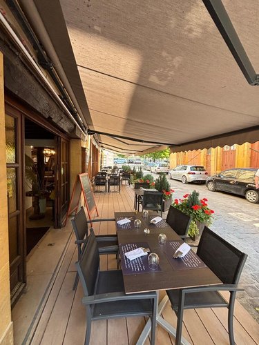 Fonds et murs commerciaux a vendre Sedan 08200 Ardennes 1700 m2  2626500 euros