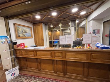 Fonds et murs commerciaux a vendre Sedan 08200 Ardennes 1700 m2  2626500 euros