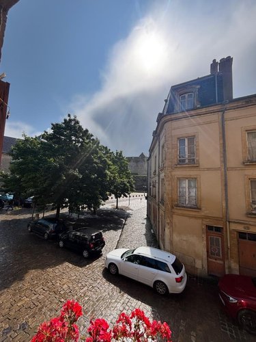 Fonds et murs commerciaux a vendre Sedan 08200 Ardennes 1700 m2  2626500 euros