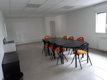 Fonds et murs commerciaux a vendre Le Sourn 56300 Morbihan 670 m2  383000 euros