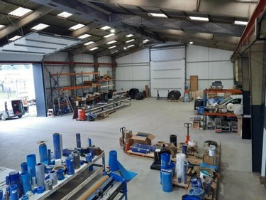 Fonds et murs commerciaux a vendre Le Sourn 56300 Morbihan 670 m2  383000 euros