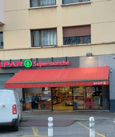 Fonds et murs commerciaux a vendre Chambéry 73000 Savoie 685 m2  832000 euros