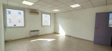 Fonds et murs commerciaux a vendre Grenoble 38000 Isère 245 m2  249500 euros