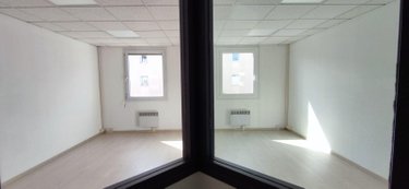 Fonds et murs commerciaux a vendre Grenoble 38000 Isère 245 m2  270000 euros