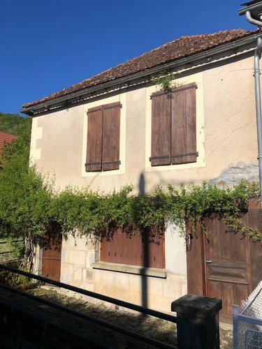 Maison a vendre Bassignac 15240 Cantal  53000 euros